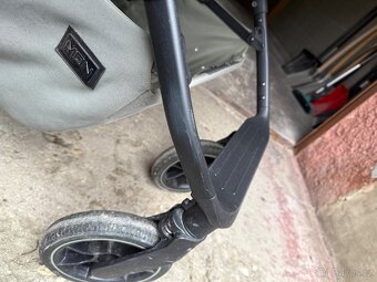 V ZÁRUCE dvojkombinace kočárek Moon PIÚ + vajíčko cybex - 12