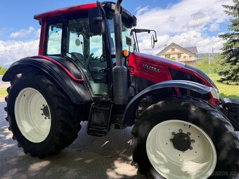 Zemědělský traktor Valtra N103. Výkon 110 koní. Rok výroby 2 - 12