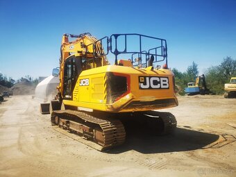 Pasovy bagr Jcb 220x  l 4f - 12