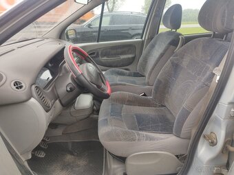 Renault Scenic 1.6i 16V - 12