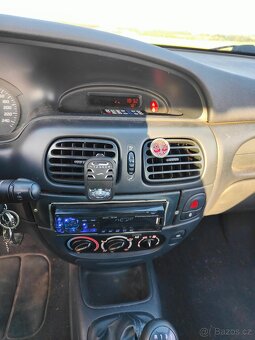 Renault Megane 1.4 70kw - 12