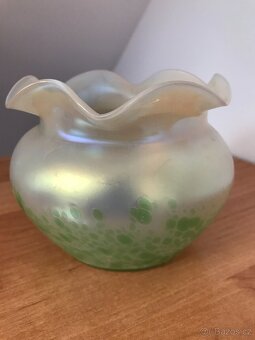 Sběratel nabízí staré secesní vázy - 12