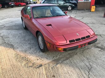 Porsche 924 Turbo / 2.0 110 kW - 12