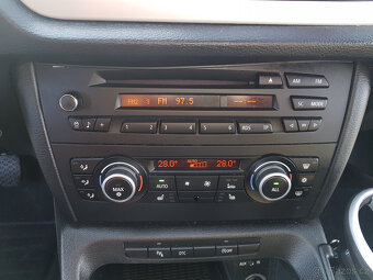 BMW X1 S-DRIVE 2.0D 130KW SERVISKA r.v.5/2010 - 12