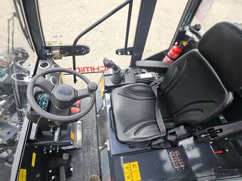 kolový kloubový nakladač, motor Kubota - 12