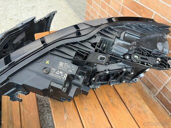 Přední část Audi A6 4G - světla a nárazník - 12