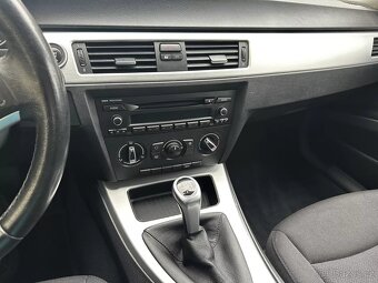 BMW Řada 3 E90 320i 115kW Sedan 6st. Manuál Klima Facelift - 12