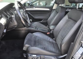 Volkswagen Passat 2.0TDi ACC NAVI LED TAŽNÉ - 12