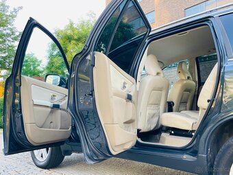 Volvo XC90 2.4 D5 AUT 1.MAJITEL 7 MÍST KAMERA TAŽNÉ SERVISKA - 12