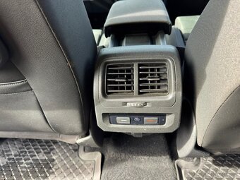 Volkswagen Touran 2.0 TDI 110kw -po rozvodech, servis jen VW - 12