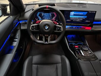BMW M5 Touring xDrive Carbon - NOVÝ VŮZ, M-Driver - 12