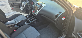 Kia Cee´d, 1.4 i NAVIGACE, DIG KLIMA - 12