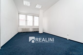 Na prodej obchodní prostor o velikosti 832m2 v centru Karvin - 12