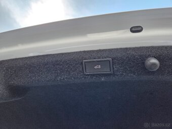 Škoda Octavia 1.5 eTSi DSG Top Selection Tovární Záruka - 12