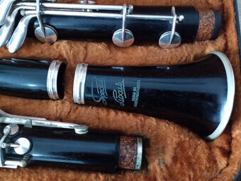 Prodám B Klarinet  luxus  Special. Amati - 12