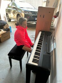 Yamaha Dgx670 a dalsi klavesy..Yamaha - 12