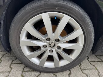 Škoda Octavia 1.6 TDI (2017) - 12