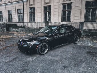 BMW E60 525i - M5 LOOK - 12