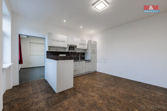 Prodej bytu 1+1, 49 m², Karlovy Vary, ul. Jabloňová - 12