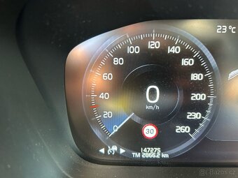 Volvo V60 - D3 Momentum, Autorizovaný servis - 12