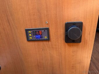 Hobby 560, předstan, solární panely, měnič - 12