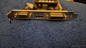 Grafické karty PCI-E plně funkční - 12