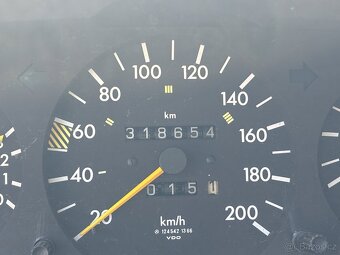 Mercedes W124 250D manual dovoz SRN - 12