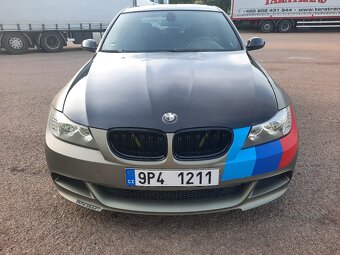 BMW 325i++E90++160KW++MANUÁL++ - 12