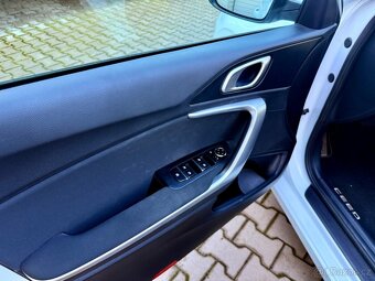 Kia Ceed 1,5 118 kw Automat ZÁRUKA - 12