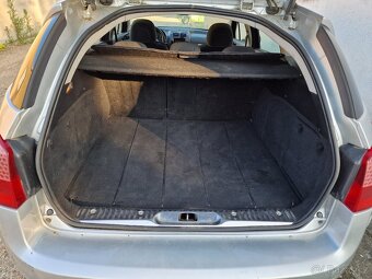 Peugeot 407 SW 2.0 HDi 100kW RHR panorama - 12
