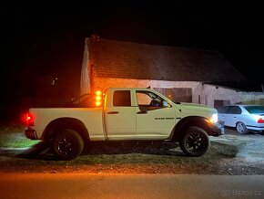 DODGE RAM 5.7 HEMI V8 4x4 možná výměna - 12