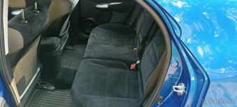 Honda Civic 1.8 i-vtec - 12