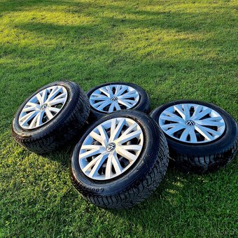 VW Touran (5T1), 7-místní, 09/2016
 - 12