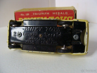 Hračka Dinky TRIUMPH HERALD - č. 189 - petrklíčově žlutá - s - 12