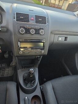 Prodám VW Touran 1,6 tdi, mode 1t3, rok výroby 2015 - 12