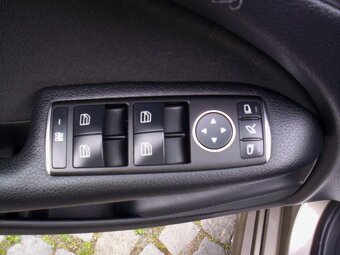 Mercedes-Benz B180 i, 1.6 90kW, Blue Efficiency - 12