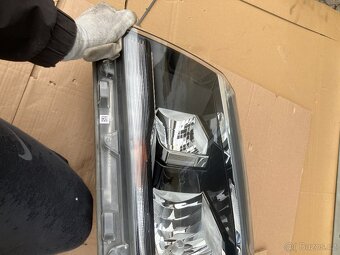 Predni leve svetlo vw crafter 17- levy - 12