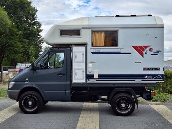 MERCEDES SPRINTER 316 4X4 2,7TD valník + bytná nástavba - 12