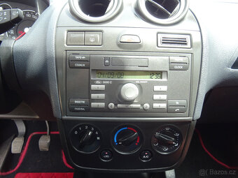 Ford Fiesta 1.3i,tažné zařízení,el.okna,auto do práce. - 12