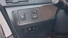 PRODÁM TOYOTA COROLLA VERSO, DIESEL AUTOMAT 1 MAJITEL - 12