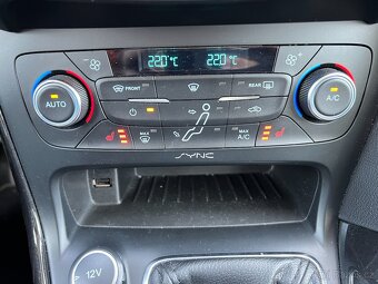 Ford Focus, 1.5 EcoBoost 110kW VÝBAVA - 12