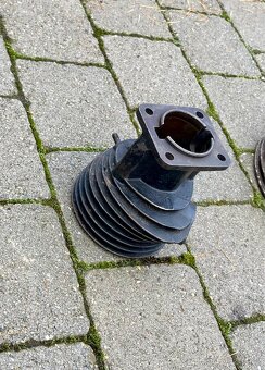 Jawa perak, Robot - válce a písty - 12