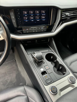 Volkswagen Touareg 3.0 V6 TDI SCR Elegance 4Motion Tiptronic - 12