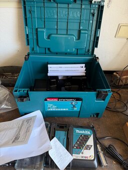 Makita Utahovák rázový DTW700RTJ - 12