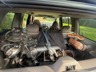 Jeep Liberty 3,8 v6 bez motoru - 12