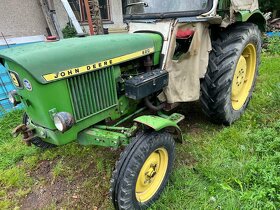 Traktor John Deere - 12
