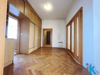 Velkometrážní byt 142 m2 - 4+1 se vstupní halou - 12