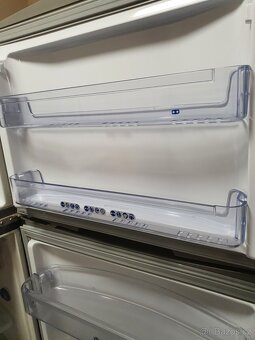 Whirlpool – IKEA velká lednice, výrobník ledu - 12