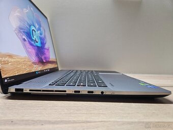 17" 165HZ DOTYKOVÝ_MSI CREATOR Z17HX_32GB_2TB_RTX 4070 8GB - 12
