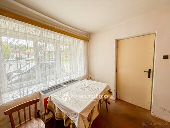 Prodej rodinného domu se dvěmi bytovými jednotkami, 246 m2 - - 12